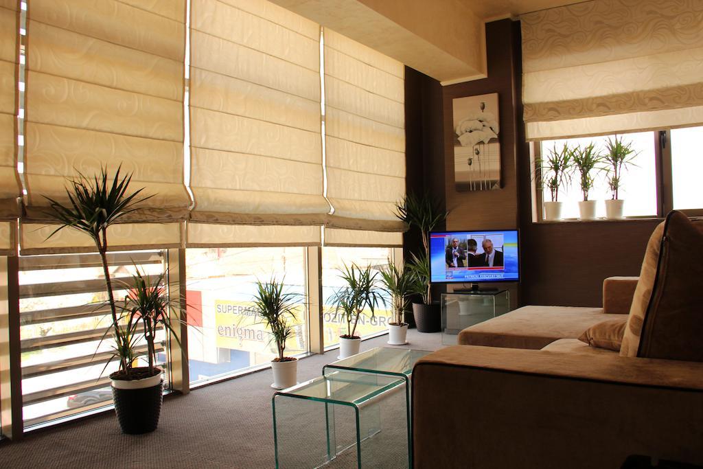 Enigma Pension Târgu Jiu Quarto foto